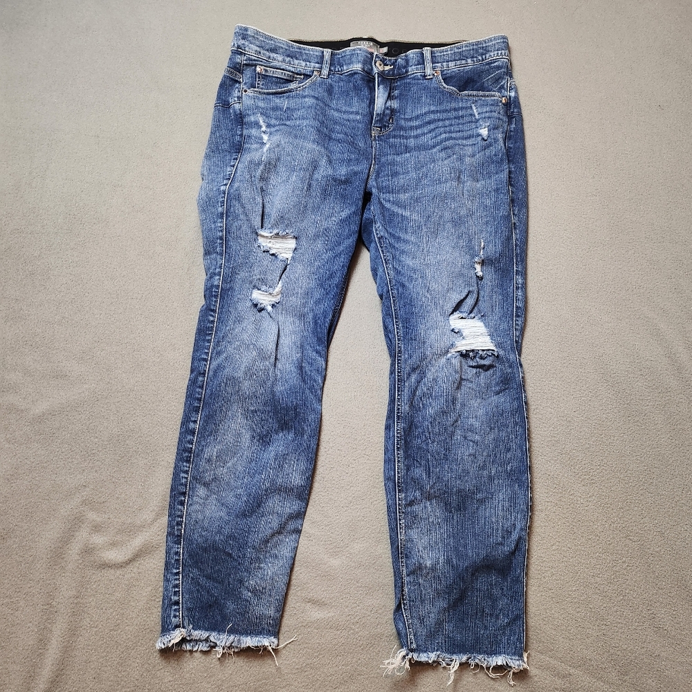 torrid sz 20s cropped distressed  jeans Bombshell Straight.